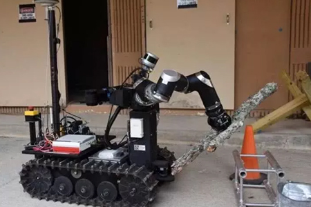 淺談履帶式機器人的應用優(yōu)點和功能